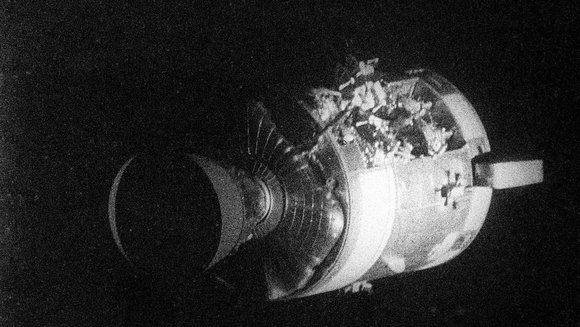 Das beschädigte Servicemodul der Mission Apollo 13