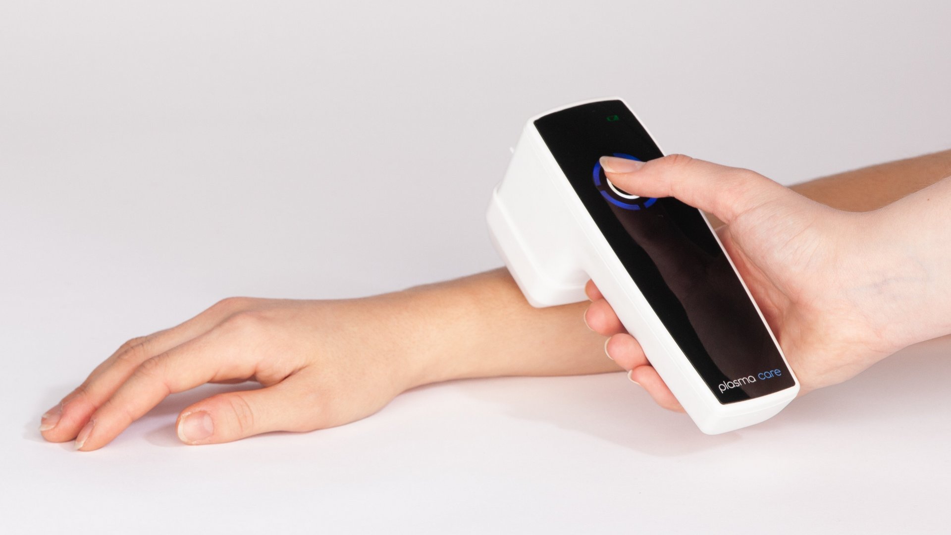 PlasmaCare-Gerät bei Anwendung zur Wundheilung